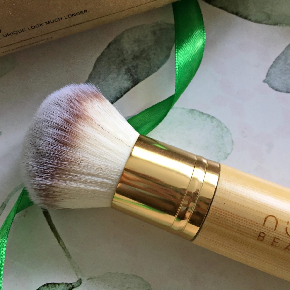 annemarie nunu beauty bamboo powder kabuki brush