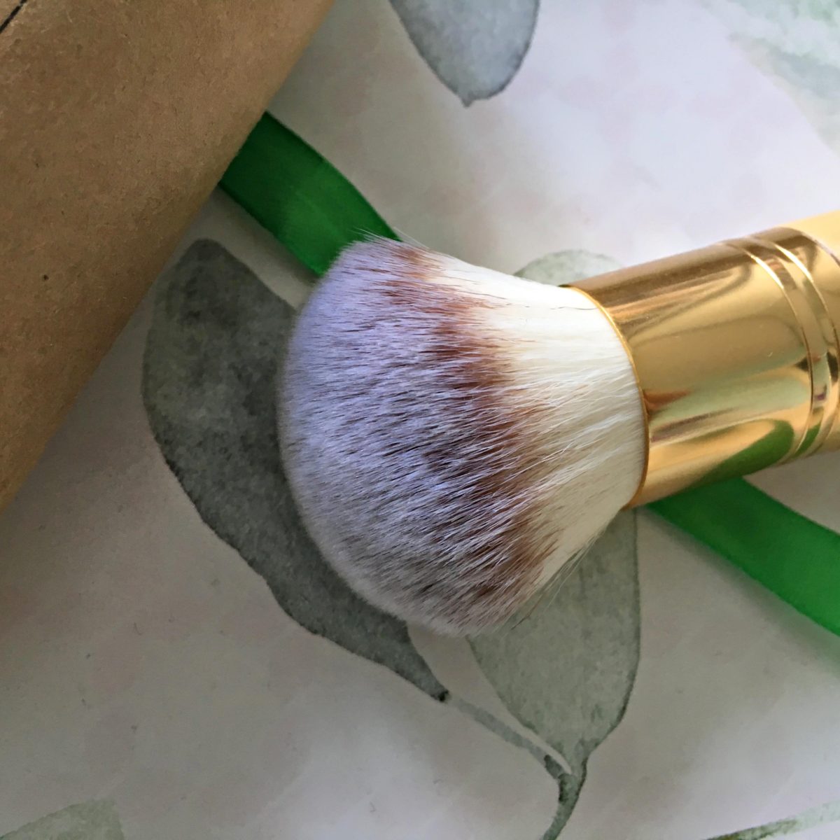 annemarie nunu beauty bamboo powder kabuki brush