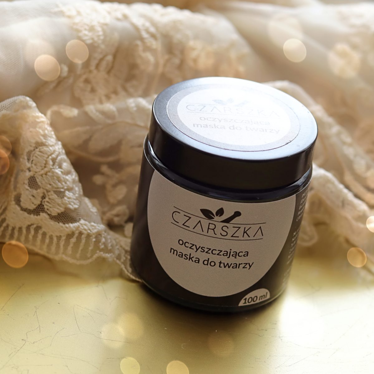 Czarszka maska oczyszczająca annemarie