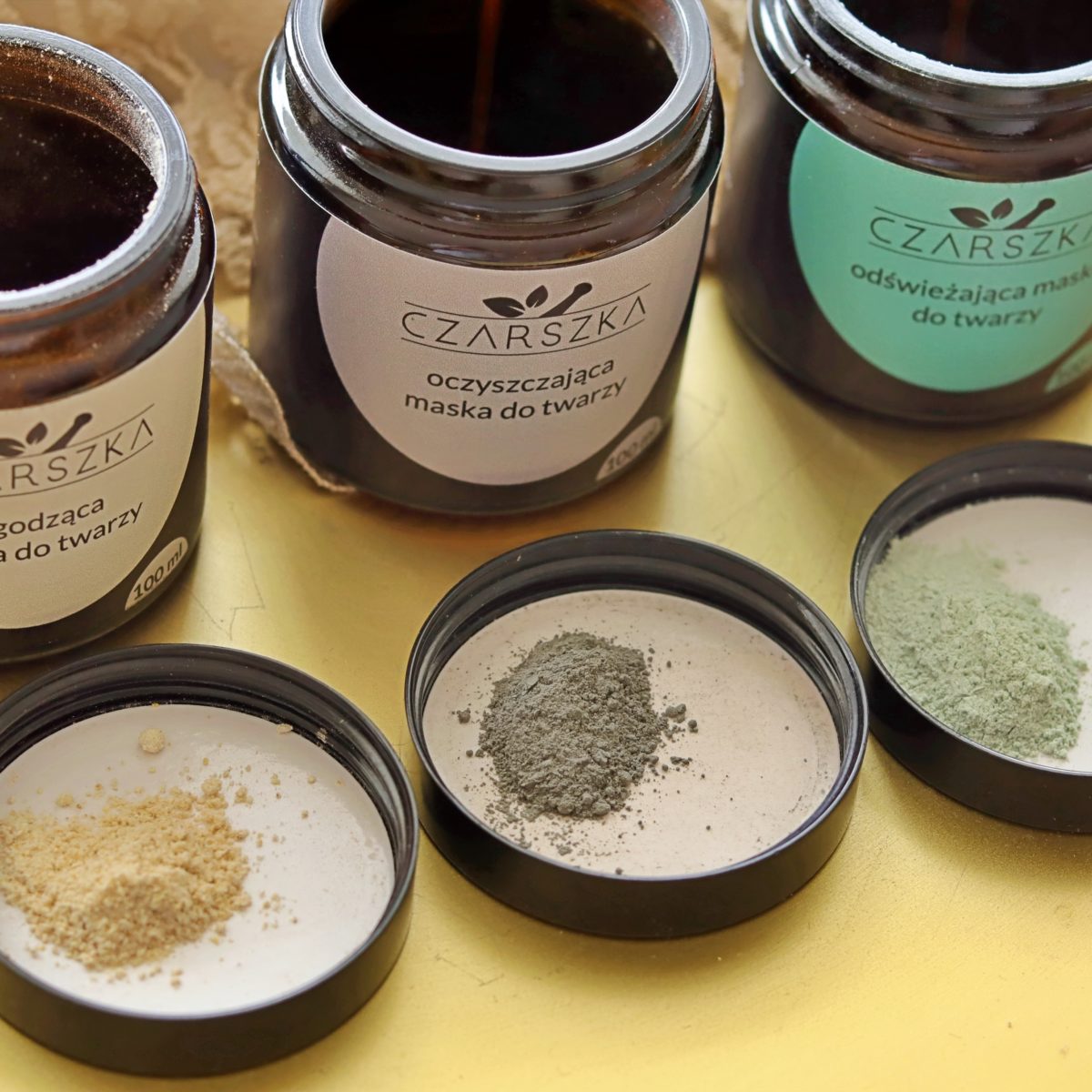 Czarszka maski oczyszczająca odżwieżąjąca łagodząca proszek annemarie